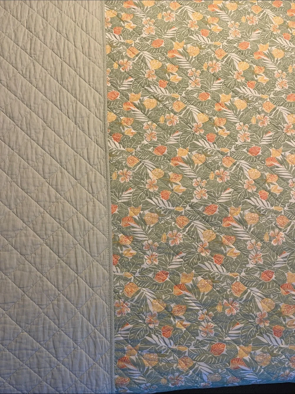 Tommy Bahama tropical pineapples 💯 cotton reversible bedspread